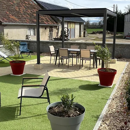 Moderne 3 Epis A Cognat-lyonne, 6 Pers, Charme Et Confort - Fr-1-489-566 Vakantiehuis